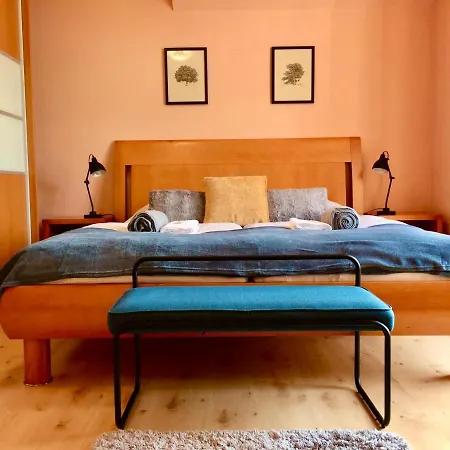 Vila Utecha Homestay *